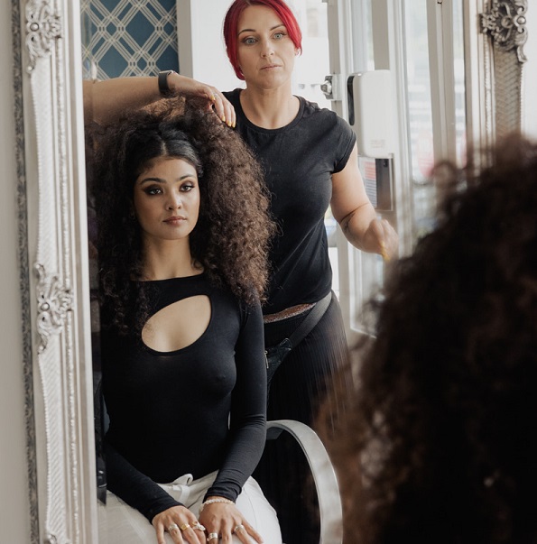 Tina Hollis - www.salonbusiness.co.uk