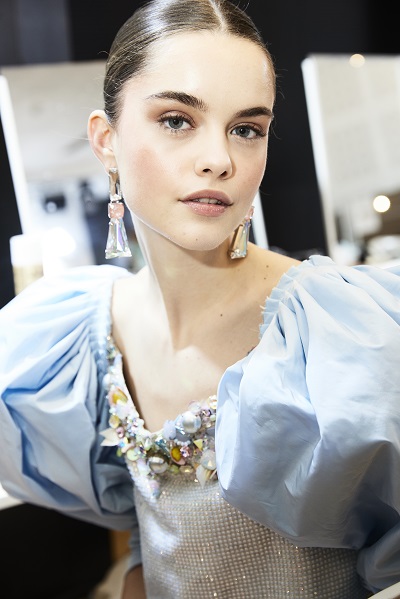 Celia_Kritharioti defined middle part - www.salonbusiness.co.uk