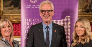 Andrew Collinge Hairdressing - www.salonbusiness.co.uk