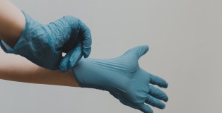 covid gloves - www.salonbusiness.co.uk