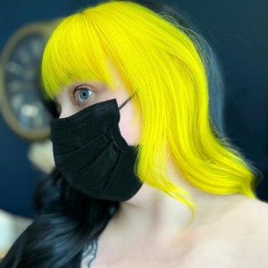Kata Thomson Hair yellow
