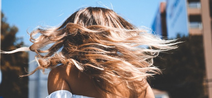 KMS used to create Margot Robbie’s EFFORTLESS undone curls