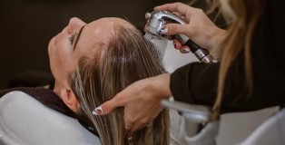 salon cover - www.salonbusiness.co.uk