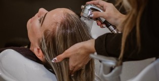 lindsay-cash-Md_DhaFsnCQ-unsplash - www.salonbusiness.co.uk