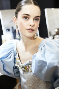 Celia_Kritharioti defined middle part - www.salonbusiness.co.uk