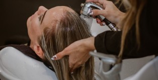 lindsay-cash-Md_DhaFsnCQ-unsplash - www.salonbusiness.co.uk