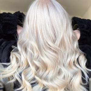 lea shaw blonde hairstyle - www.salonbusiness.co.uk