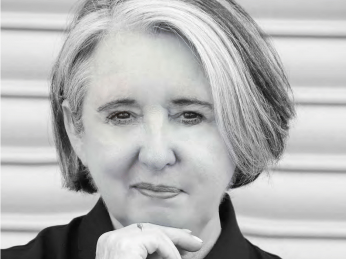 MASTERING PRESENTATION WITH DEBBIE G